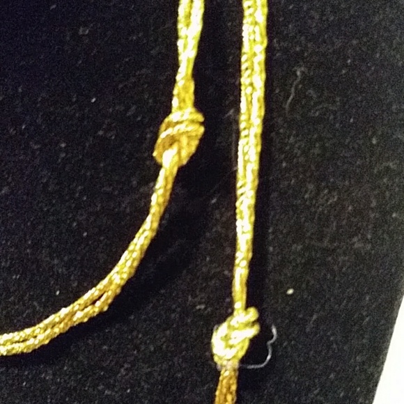 Vintage Avon Gold Tone Knotted Design Necklace and Pierced Earring Set - Picture 3 of 6